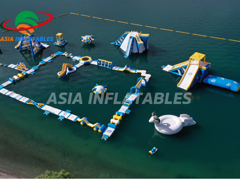 Giant Inflatable Floating Aqua Park Equipment For Water Sport